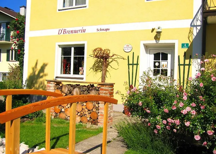 胡伯公寓酒店 *